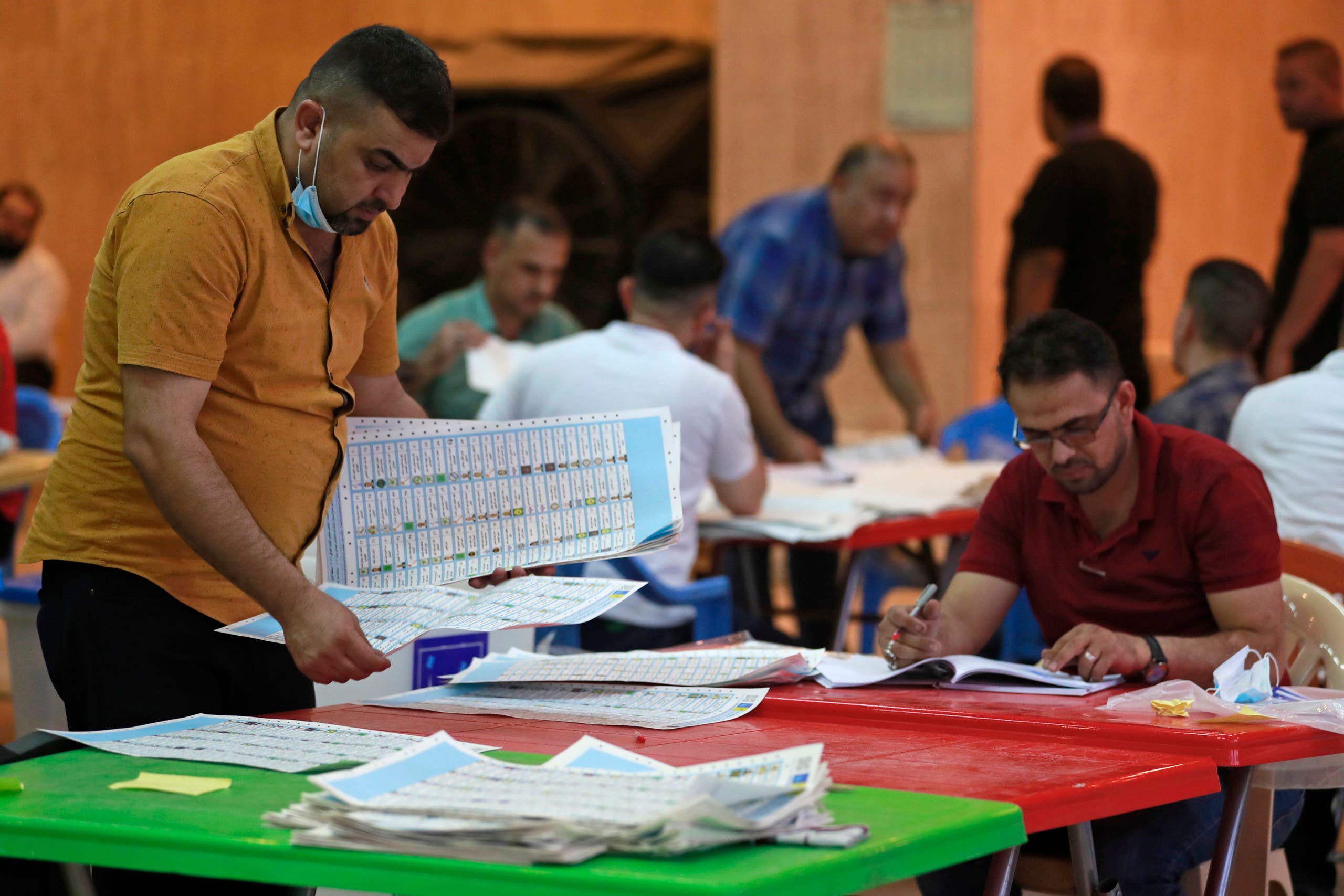من عمليات الفرز في الانتخابات العراقية (أرشيفية)