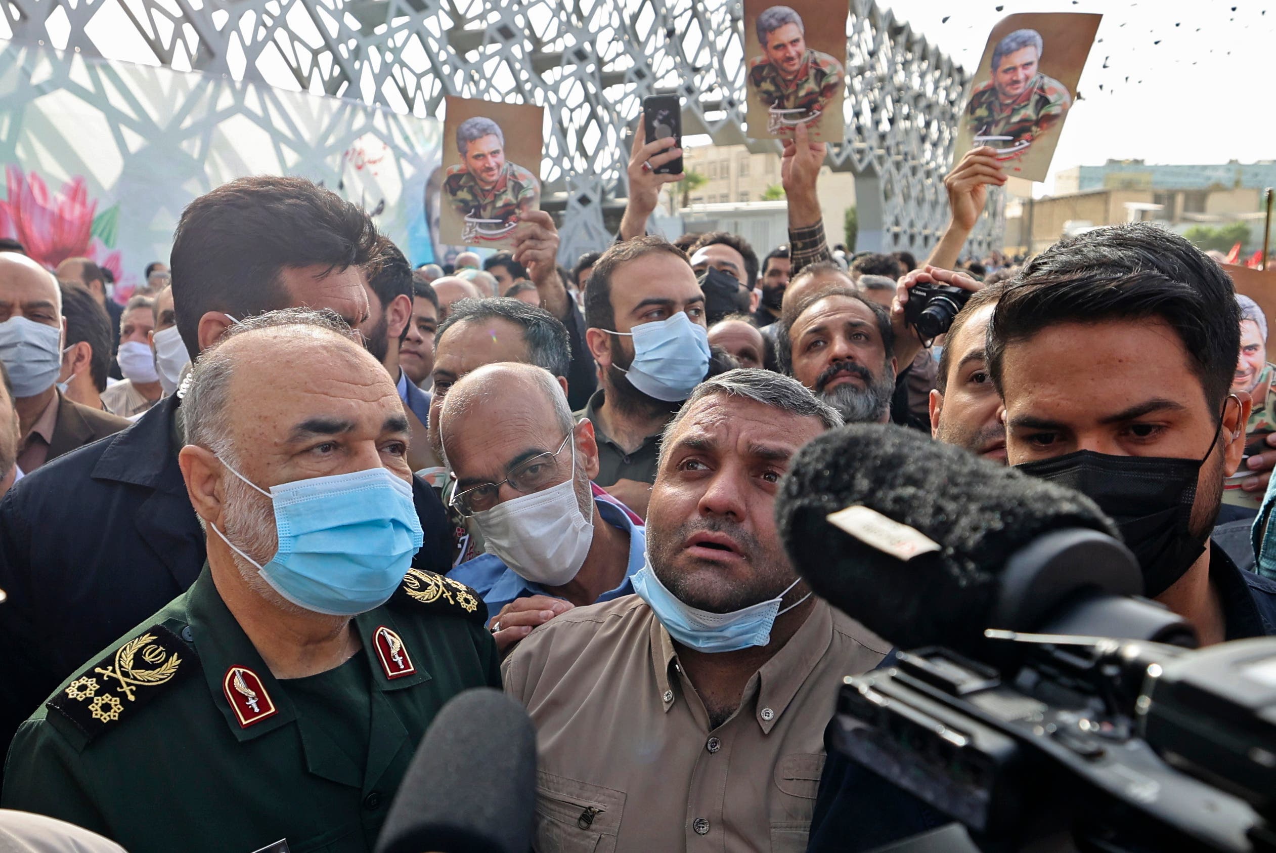  قائد الحرس الثوري حسين سلامي يشارك في تشييع خدائي