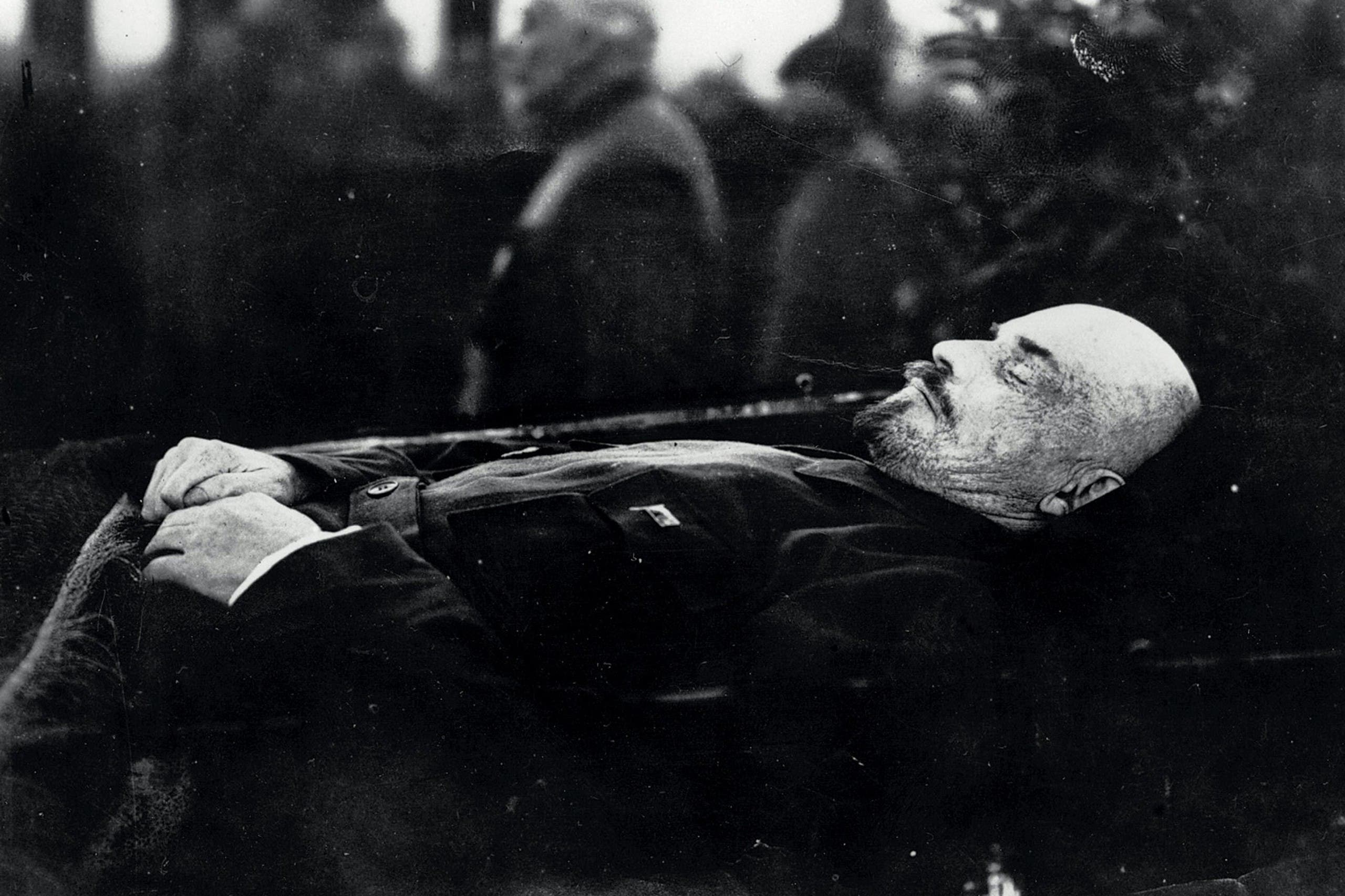 صورة لجثة لينين